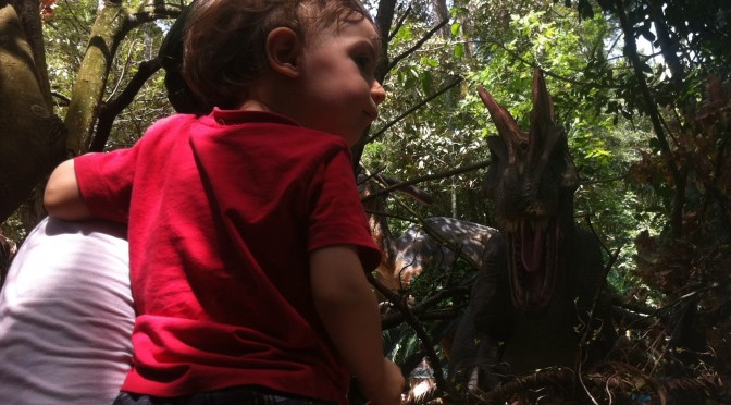 Exposição “O Mundo dos Dinossauros” diverte adultos e crianças