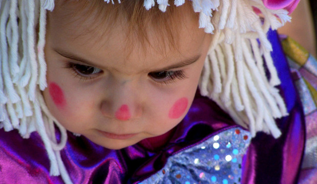 Menina de 2 anos fantasiada para o Carnaval