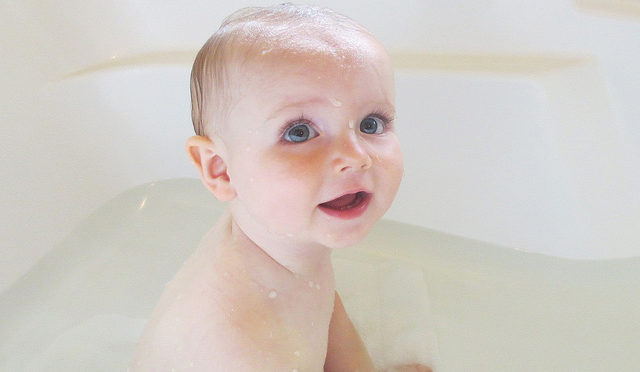 Hora do banho: como tornar esse momento especial para seu bebê