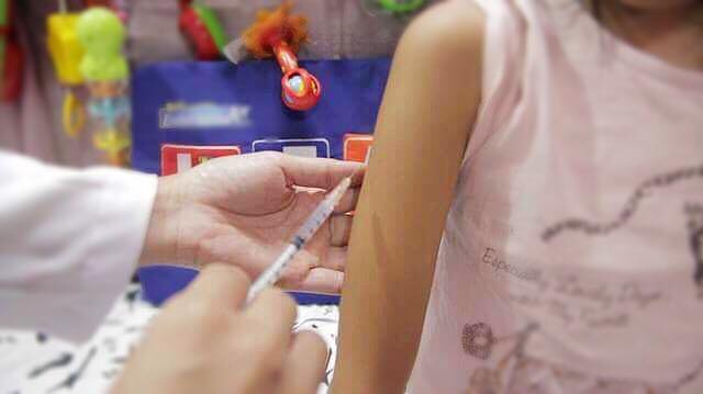 Crianças alérgicas: médica esclarece dúvidas sobre vacinação