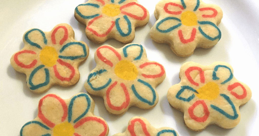 Biscoito de leite ninho no formato de flores